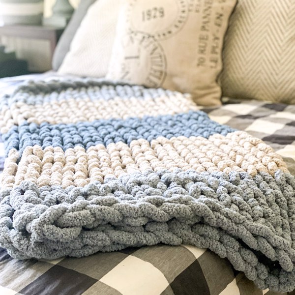 AR Workshop Alexandria  Katie on Instagram: These yarn colors! 🤤 Have  you made your blanket yet? Are chunky knit blankets are so fun to make and  perfect for beginners! They also